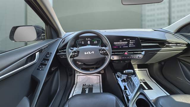 2023 Kia Niro SX Touring