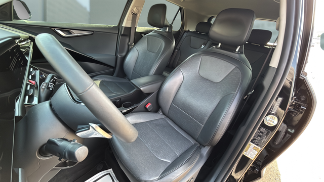 2023 Kia Niro SX Touring