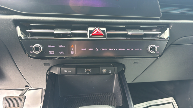2023 Kia Niro SX