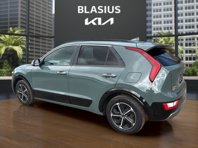 2023 Kia Niro SX
