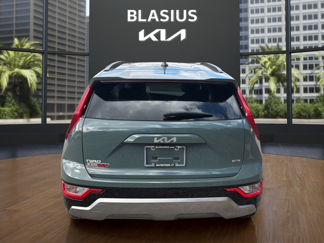 2023 Kia Niro SX