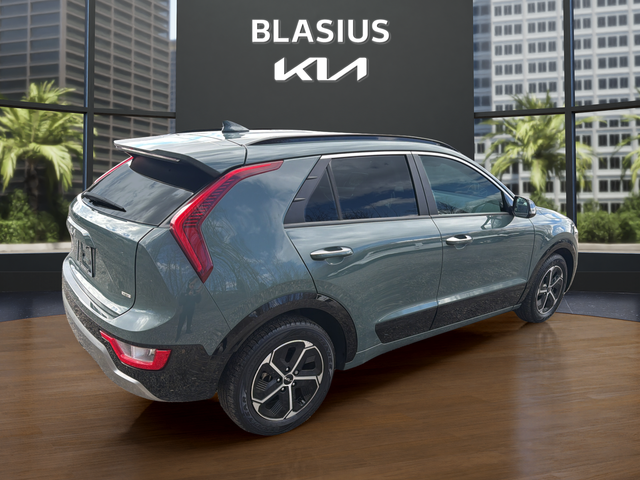 2023 Kia Niro SX