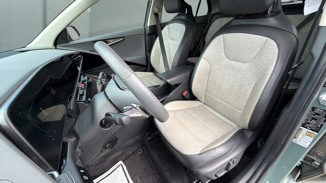 2023 Kia Niro SX