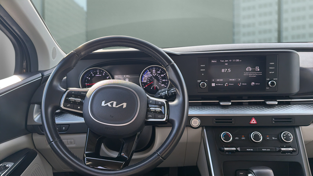 2024 Kia Carnival LX