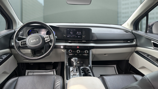 2024 Kia Carnival LX