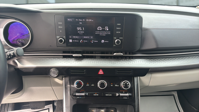 2024 Kia Carnival LX