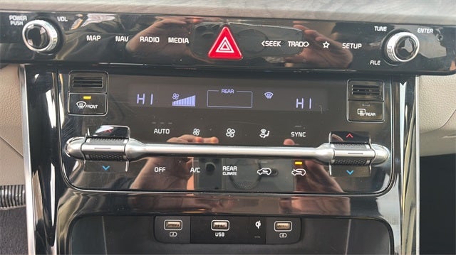 2024 Kia Carnival EX