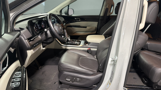 2024 Kia Carnival EX