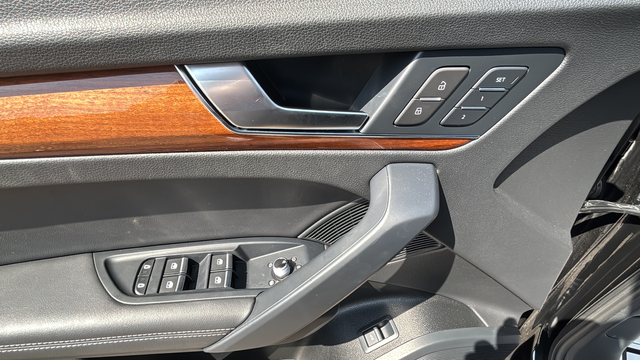 2022 Audi Q5 45 S line Prestige quattro