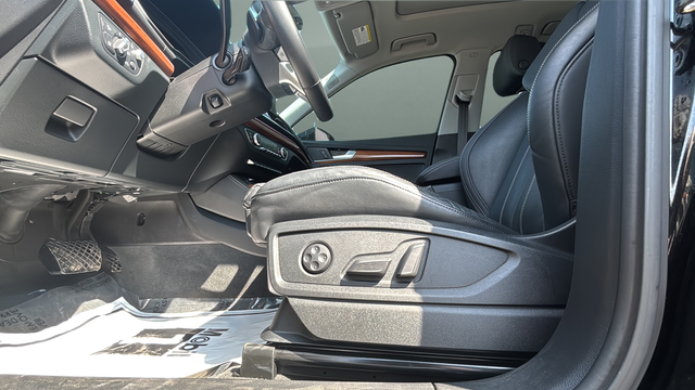 2022 Audi Q5 45 S line Prestige quattro