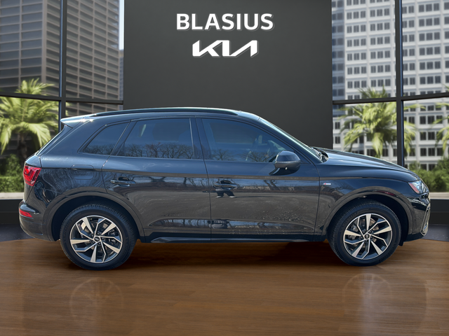 2022 Audi Q5 45 S line Prestige quattro