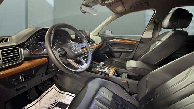 2023 Audi Q5 45 S line Premium quattro