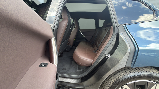 2026 BMW iX xDrive45