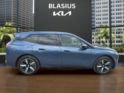 2026 BMW iX xDrive45
