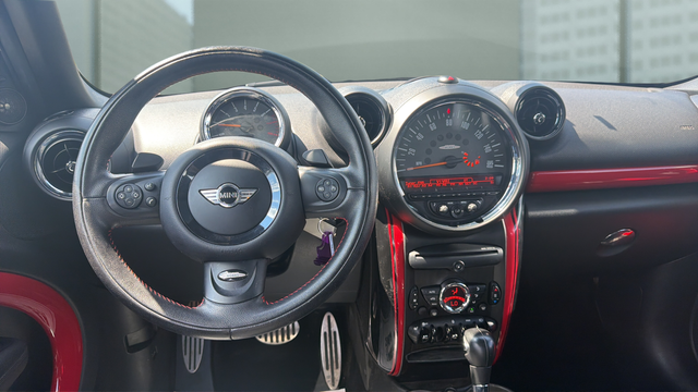 2016 MINI John Cooper Works Countryman Base