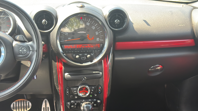 2016 MINI John Cooper Works Countryman Base