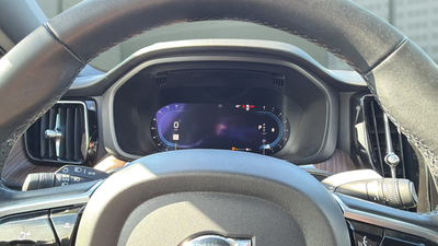 2023 Volvo XC60 B5 Plus Dark Theme