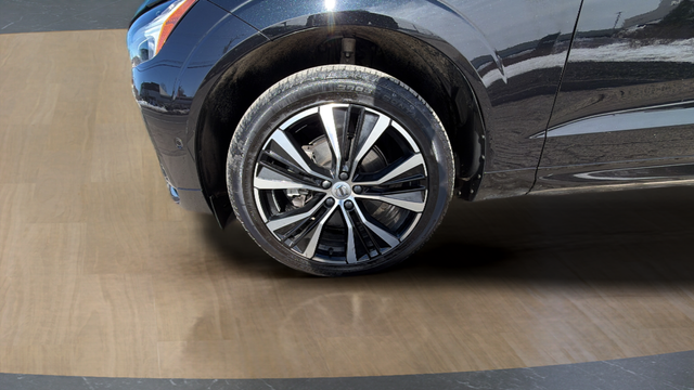 2023 Volvo XC60 B5 Plus Dark Theme