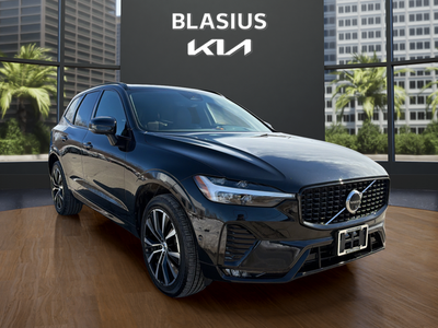 2023 Volvo XC60 B5 Plus Dark Theme